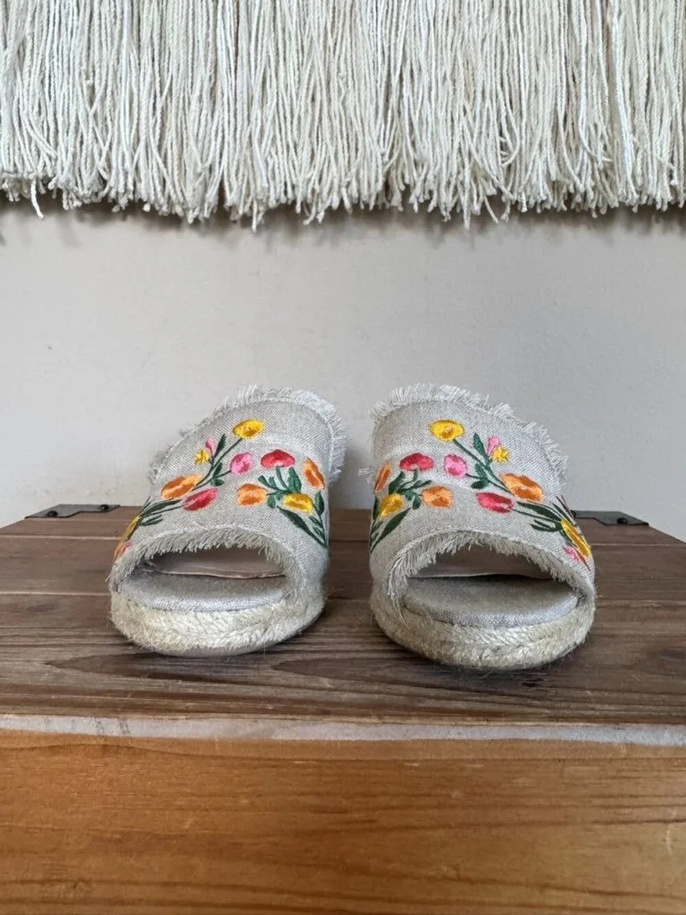 Ralph Lauren Carlynda Beige Embroidered Floral Open Toe Espadrille Wedge Size 6